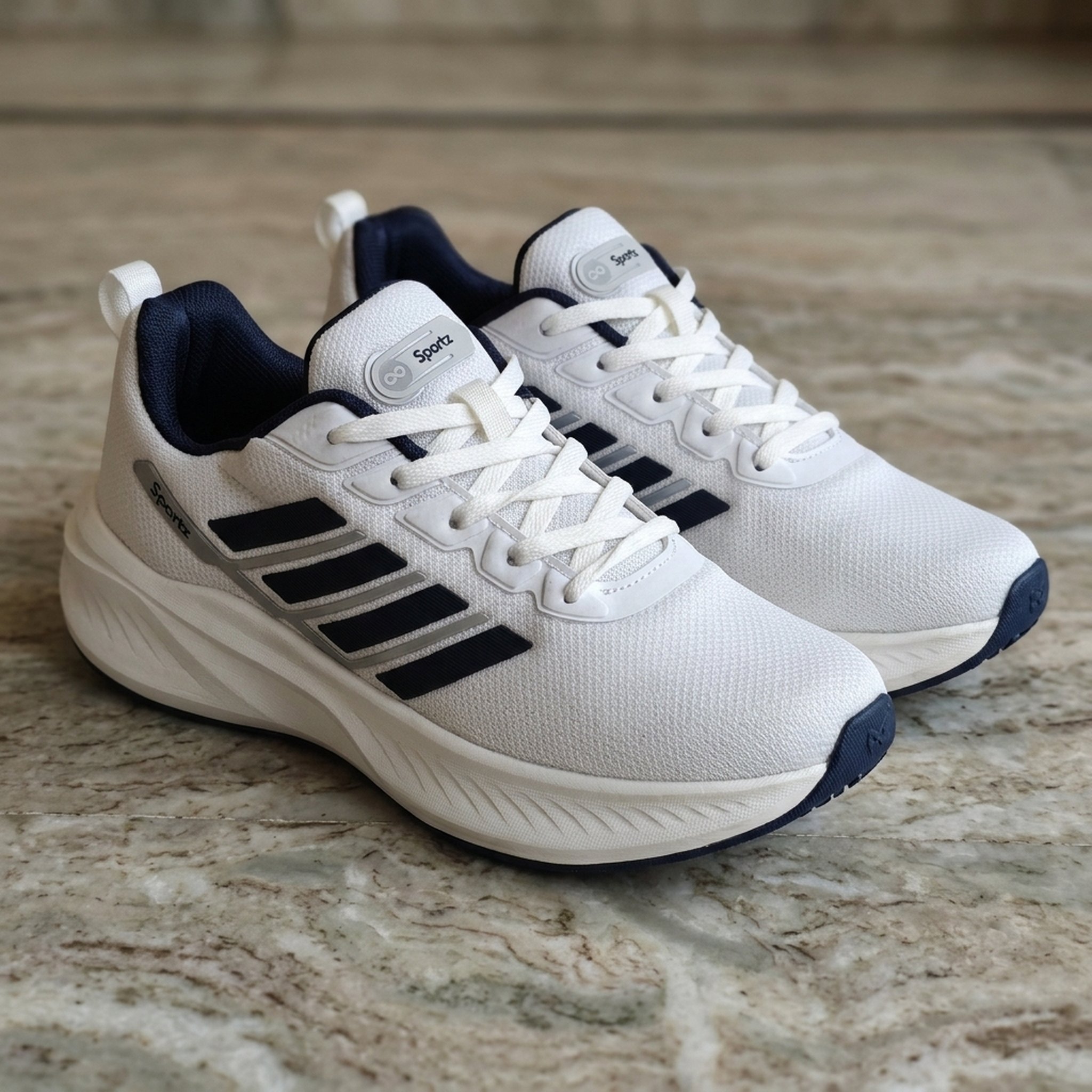 Sports shoes