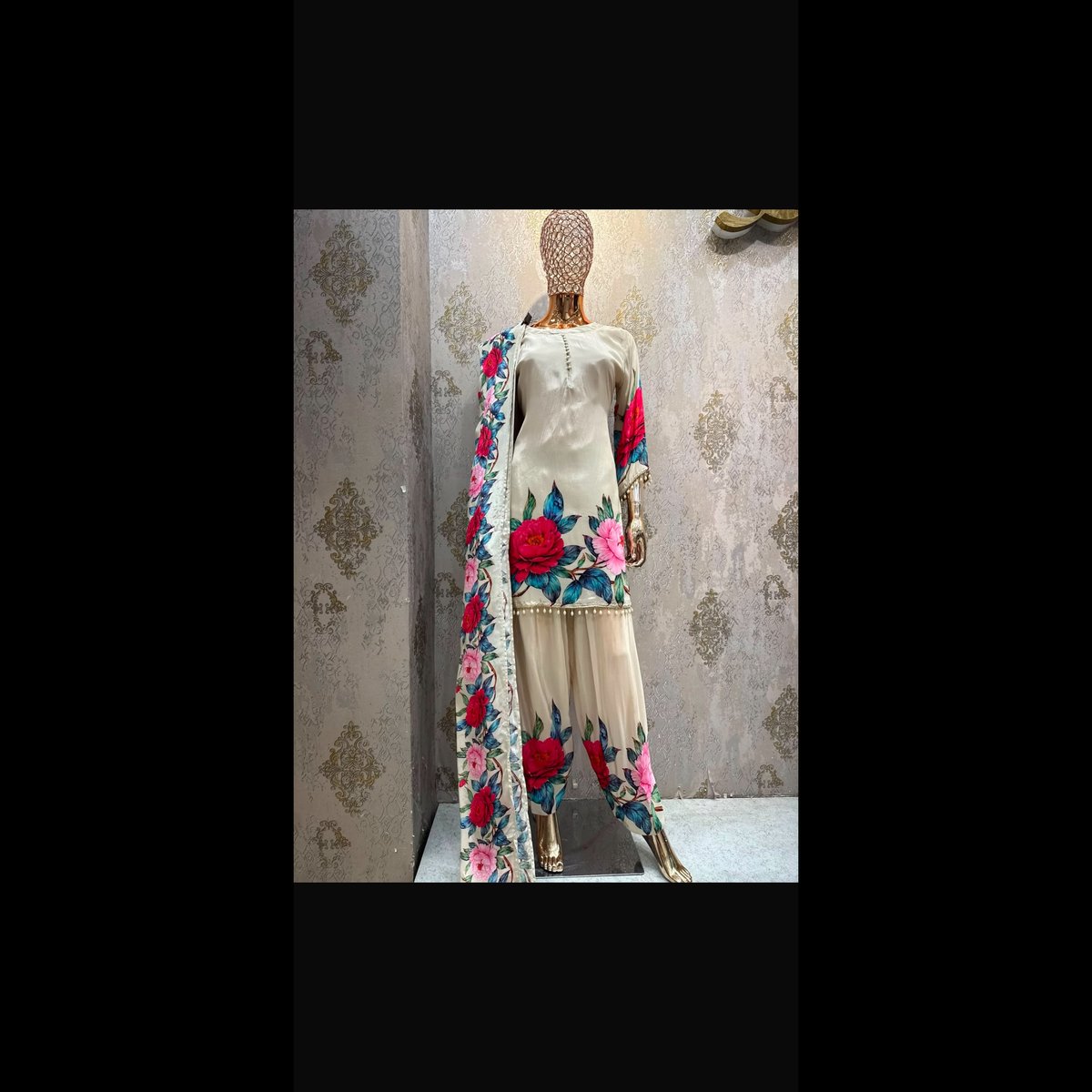 Trendy hangers Women's Floral Printed Salwar Suit
