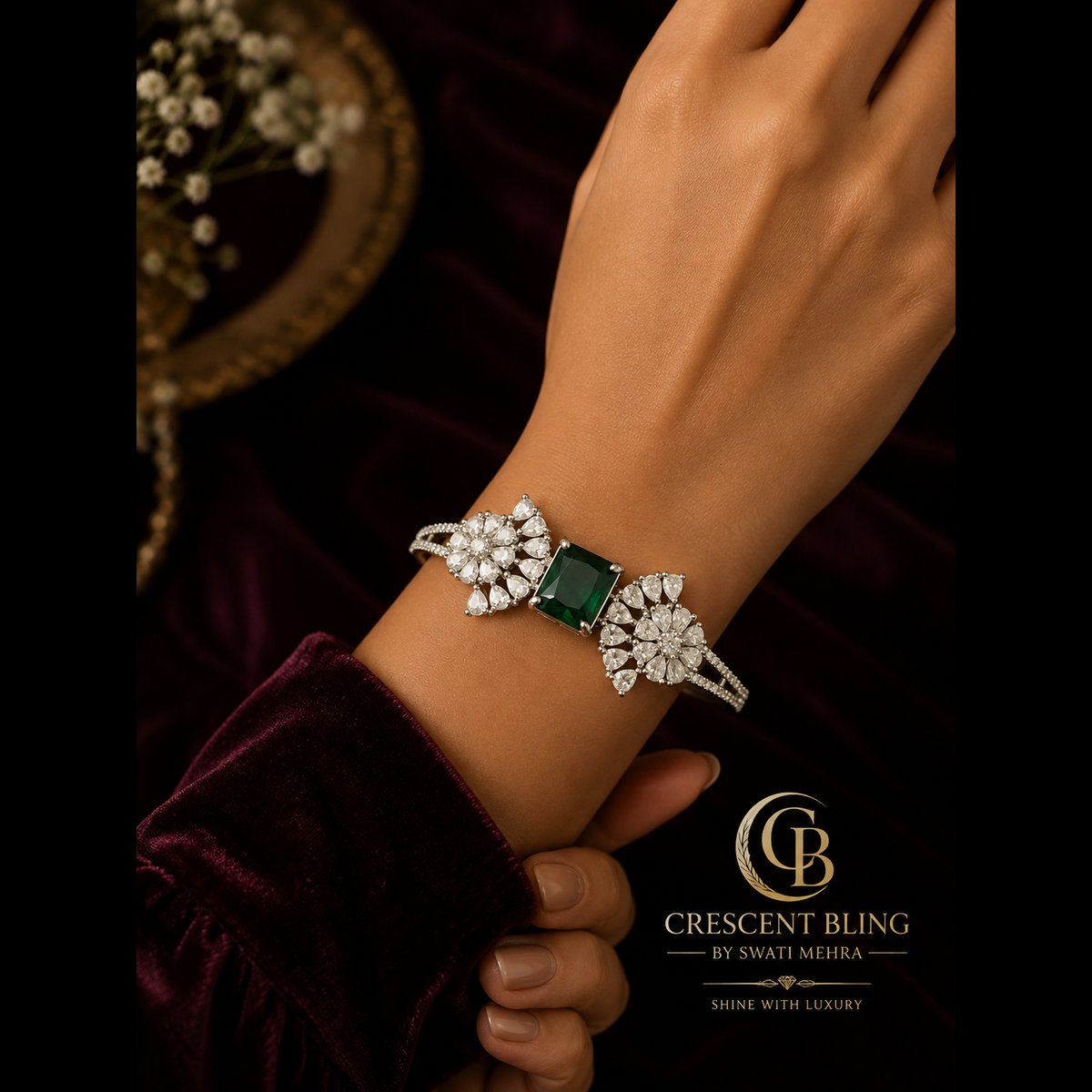 Crescent bling Elegant Green Stone Embellished Bracelet
