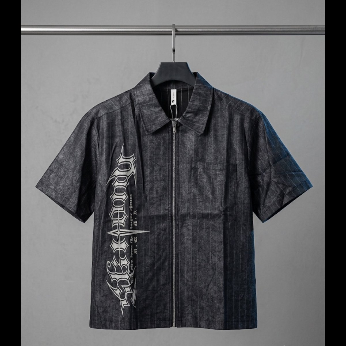 Men's Pinstripe Zip Short Sleeve Shirt